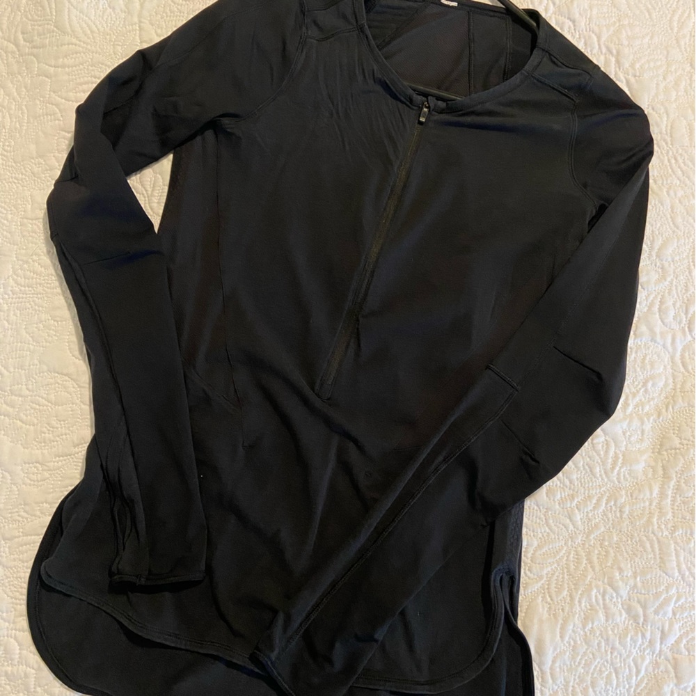Lululemon running shirt